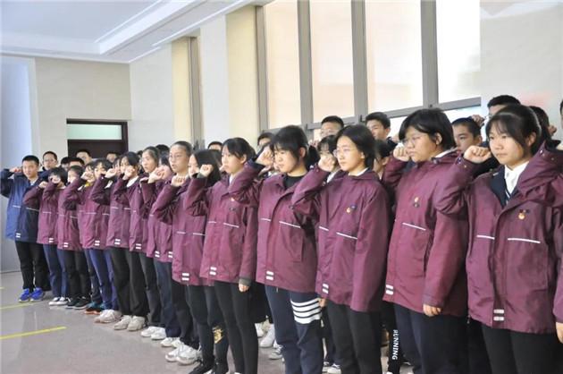 超时空罗曼史的剧情设定有什么特色？